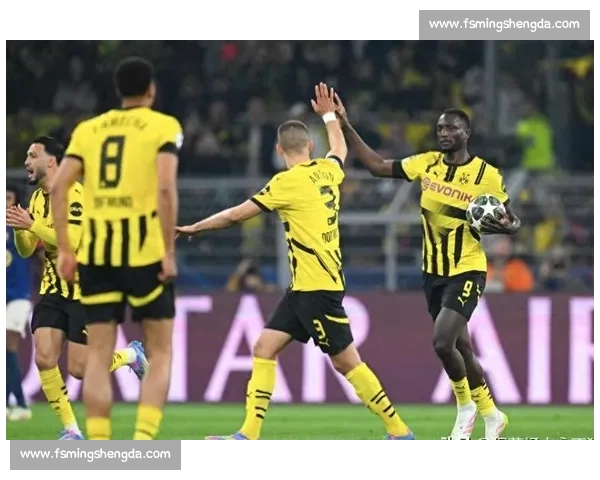 吉拉西梅开二度终结拉莫斯！欧冠金靴盛赞传奇后卫：这是顶级对抗